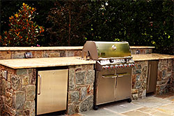 Outdoor Kitchens & BBQ