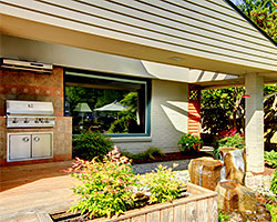 Outdoor Kitchens & BBQ